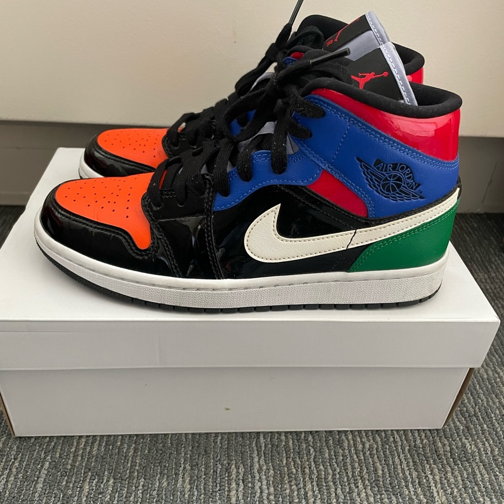 WMNS Jordan 1 Mid SE Multi Patent - Picture 2 of 5
